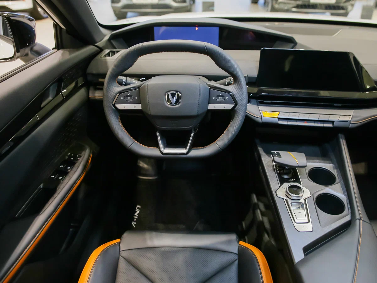 Changan UNI-V