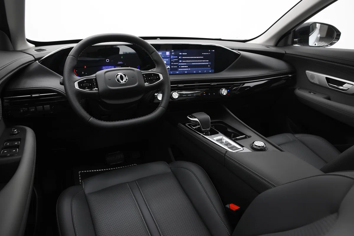 Dongfeng Huge