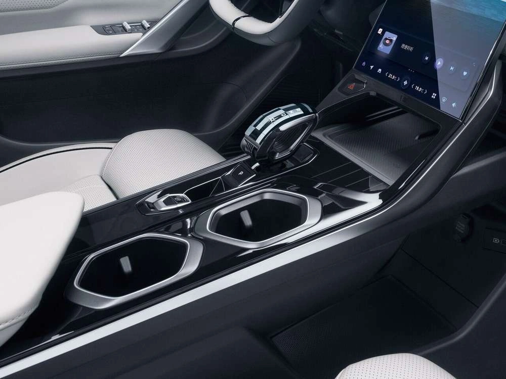 Geely Atlas New