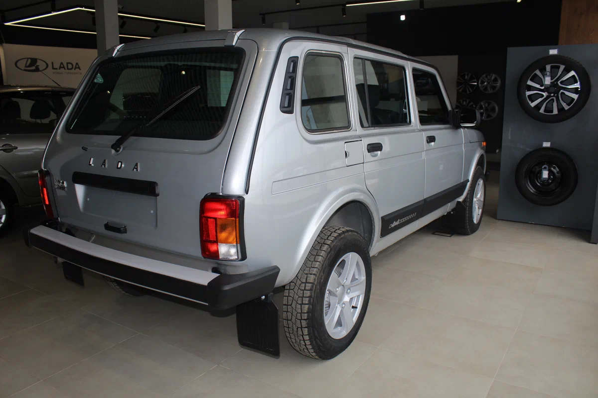 Lada Niva Legend 5д