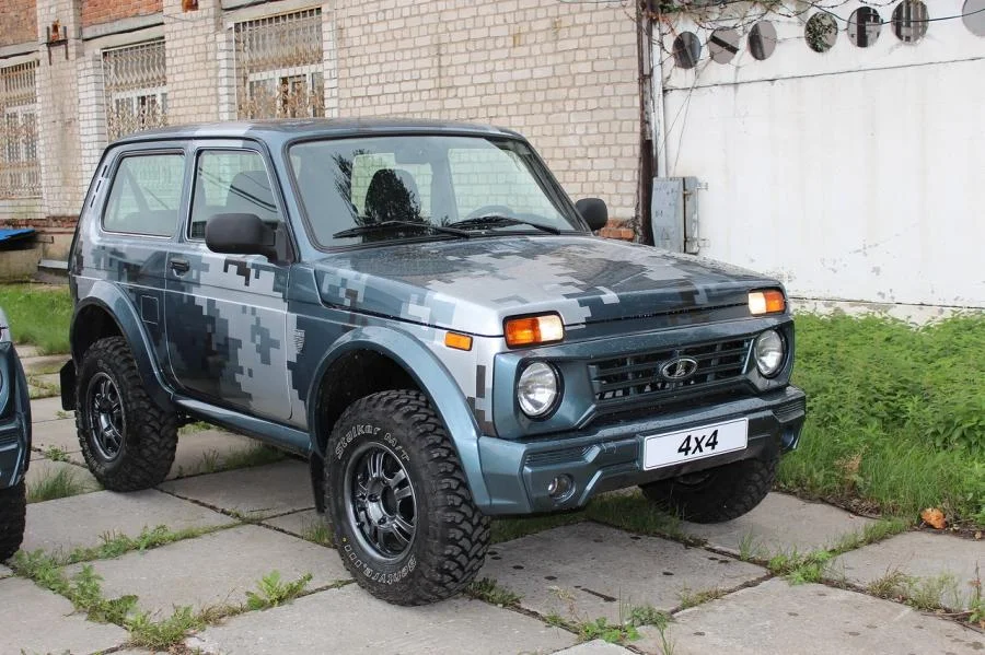 Lada Niva Legend Bronto