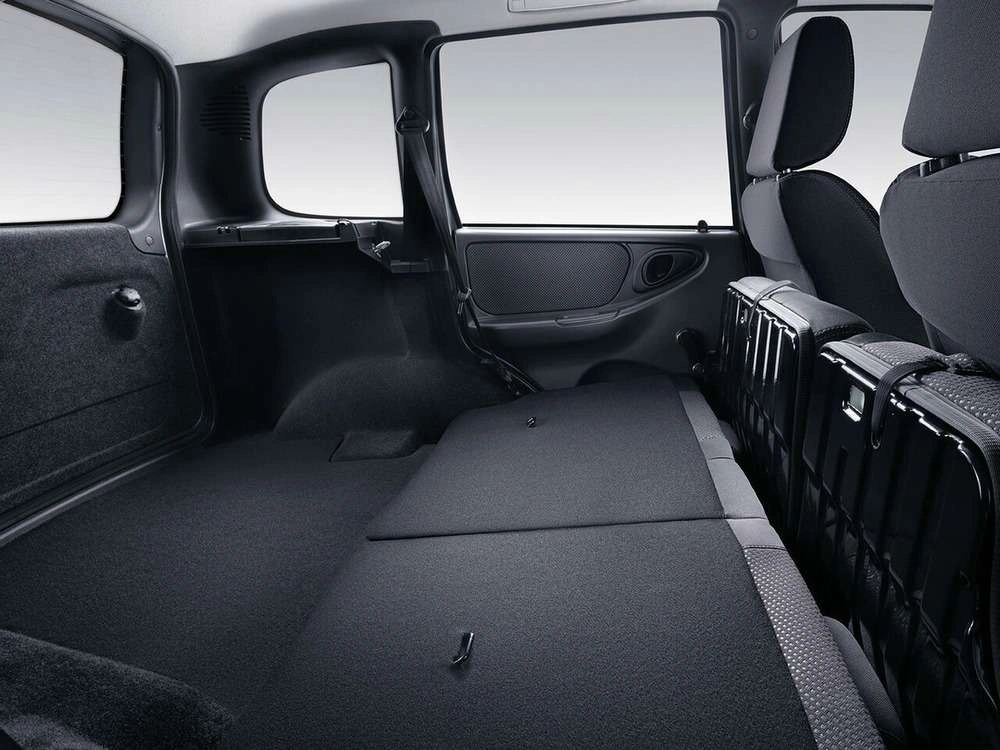 Lada Niva Travel