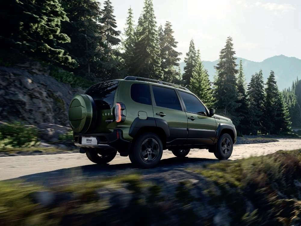 Lada Niva Travel
