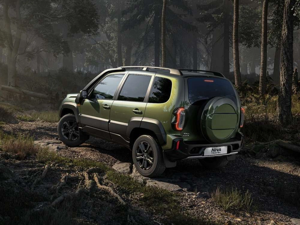 Lada Niva Travel