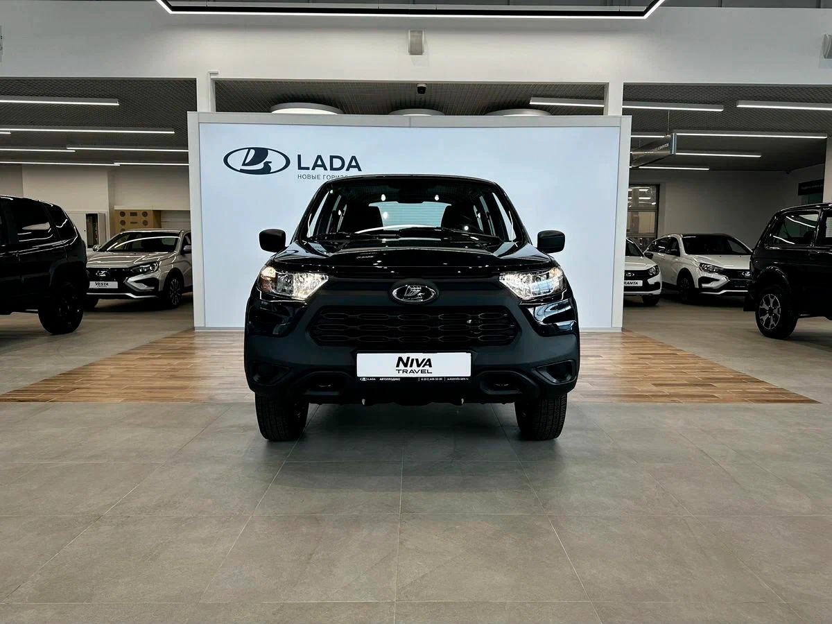 Lada Niva Travel