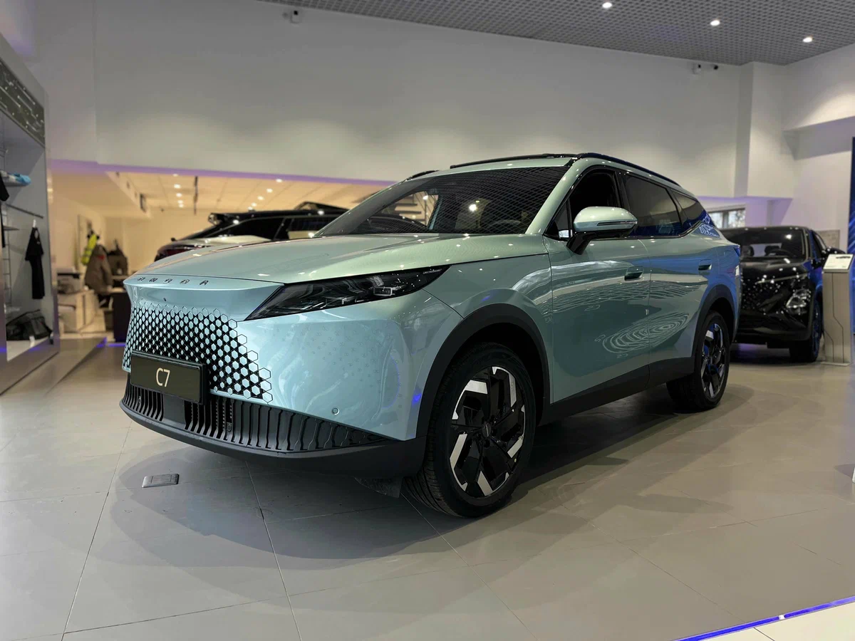 Omoda C7